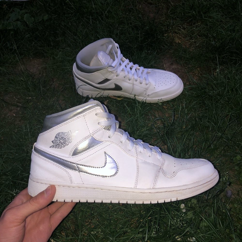 🔥 Air Jordan 1 White with reflective swoosh +back